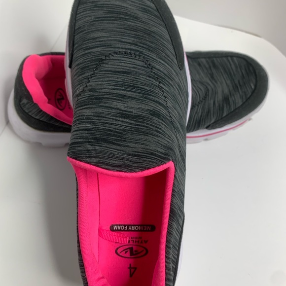 🎈Memory Foam tennis shoes size 4 wear the once - Picture 3 of 6